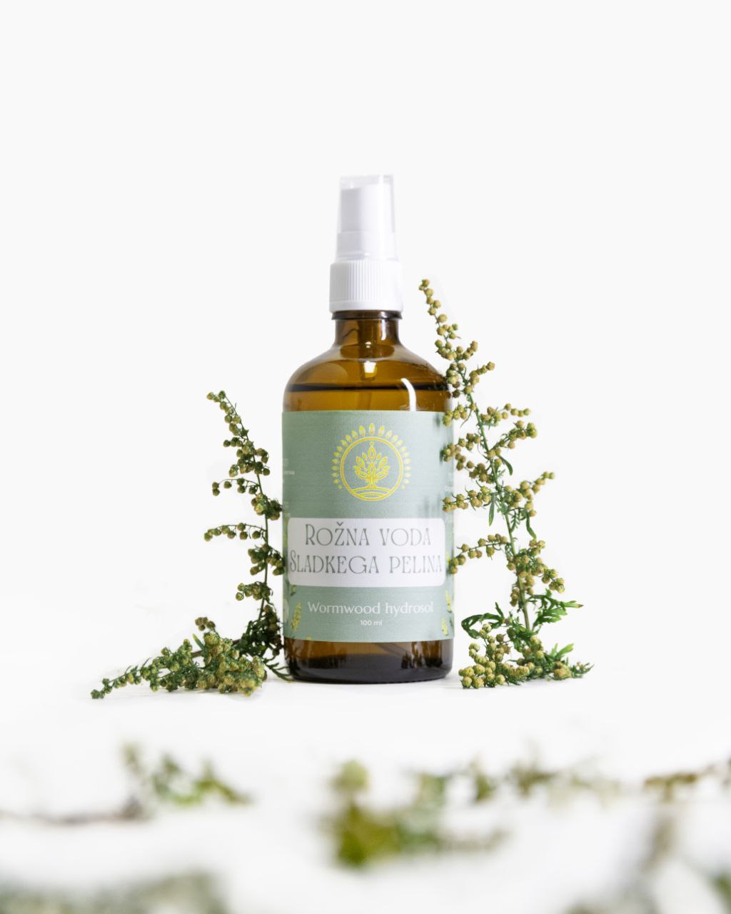 Rožna voda sladkega pelina